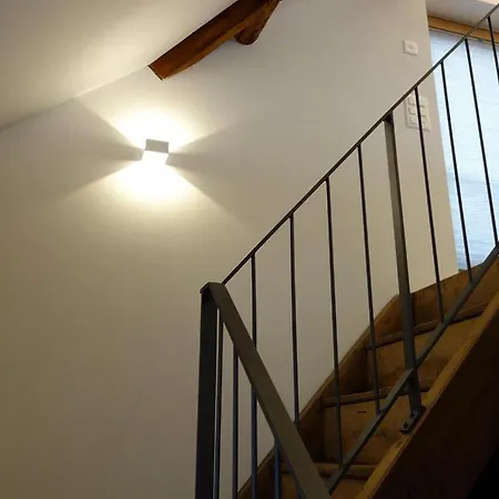 アパート Tgesa Antgerna Salouf